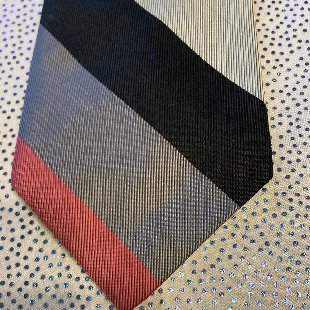 All Dacron men’s tie in excellent condition